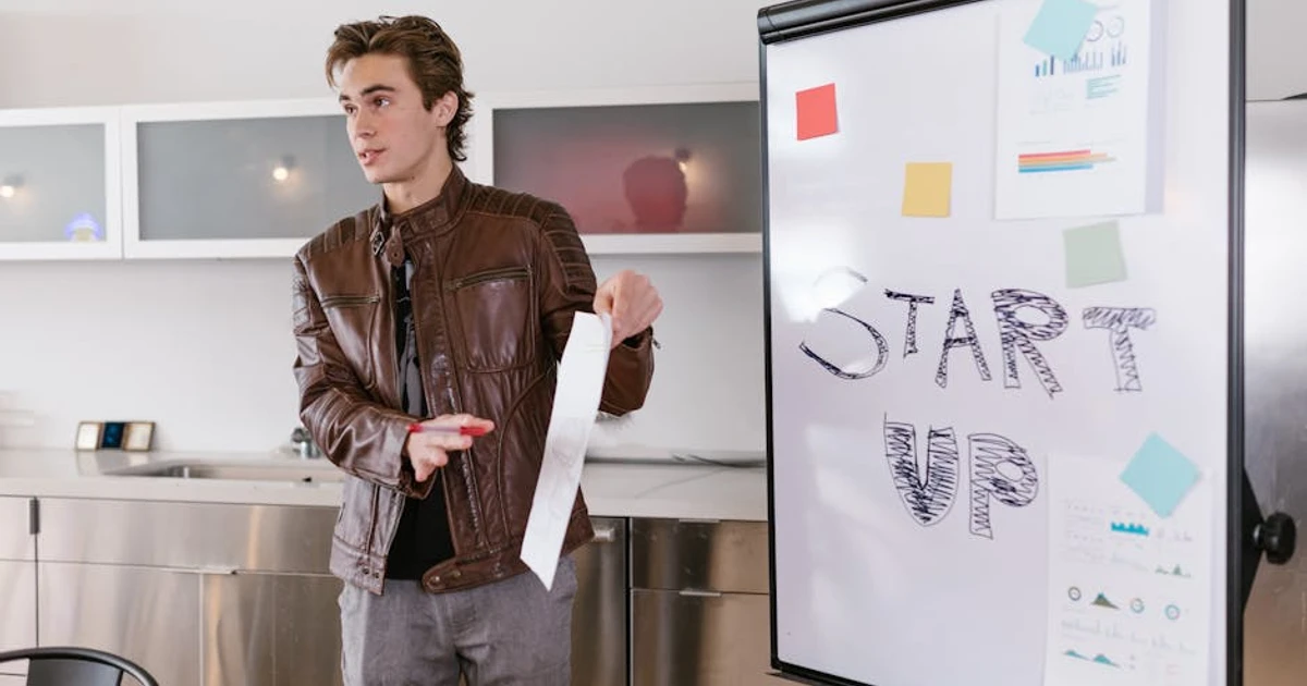 The Tech Founder's LinkedIn Playbook for B2B Growth in 2025